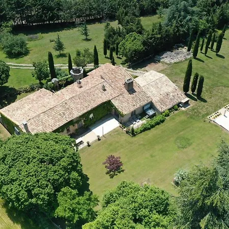 Domaine La Lauren Avec Piscine Chauffee Et Jacuzzi Ferrassieres